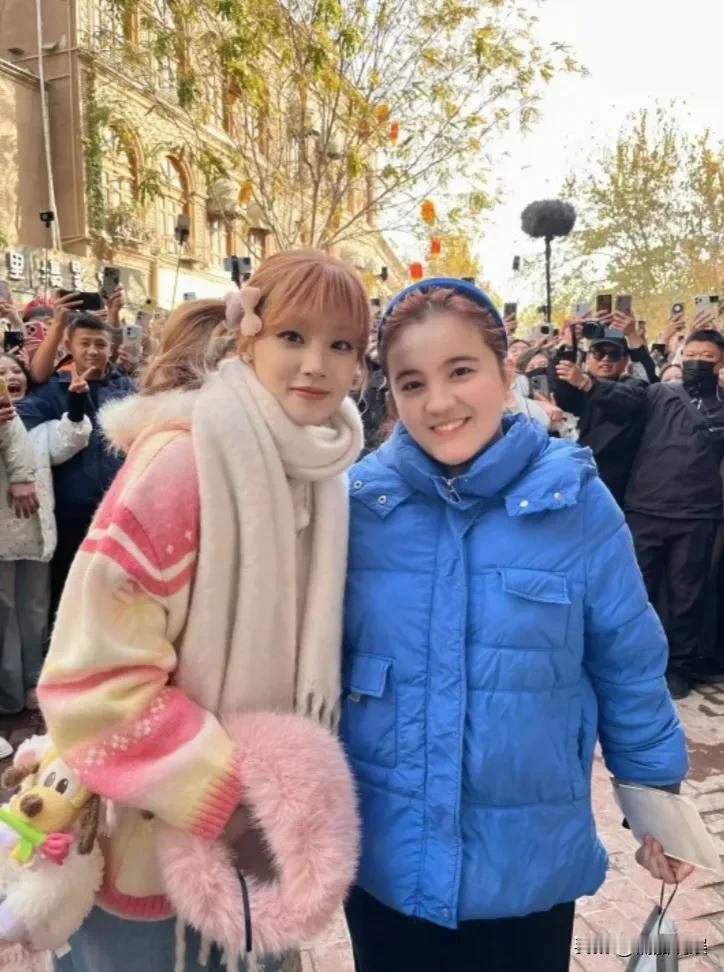 毕竟是章子怡女儿醒醒也追的明星，宋雨琦这颜值确实高！综艺《跑男》现身新疆喀什录