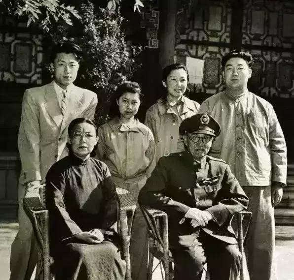 “你就是我找来生儿子的生育工具”，31岁那年，阎锡山将年仅14岁的徐兰森纳为小妾