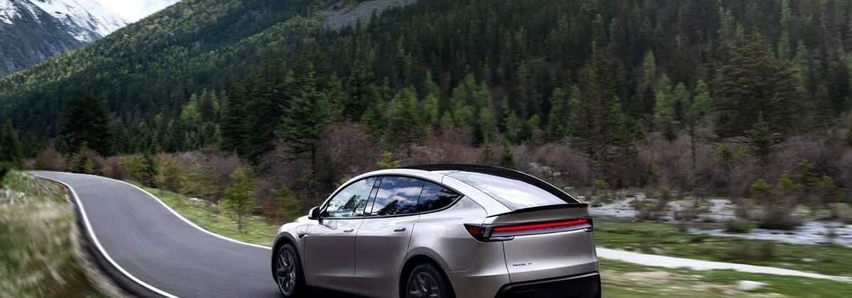 Tesla把一辆ModelY拉长179毫米就能多塞一排椅子，还把751公里续航