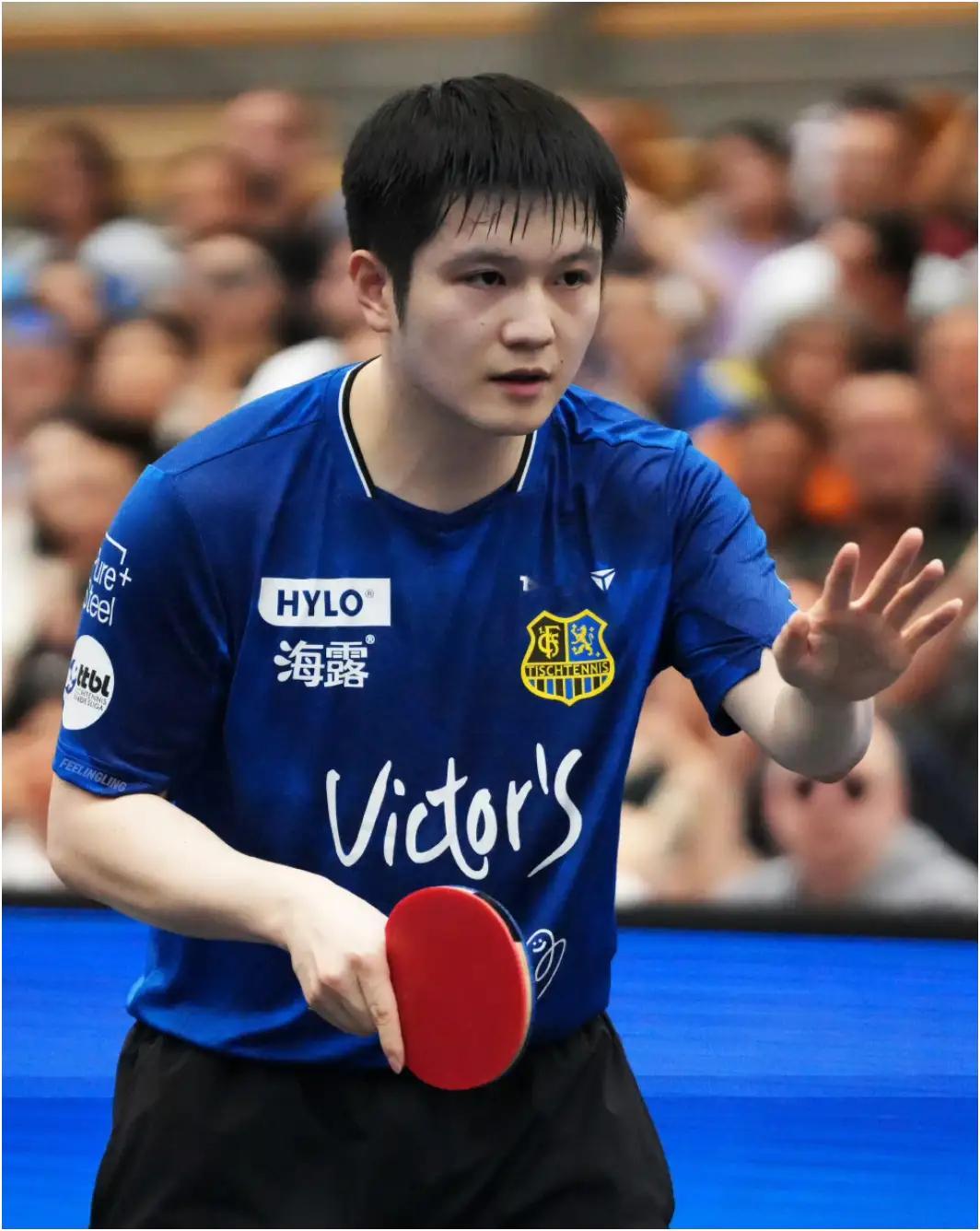 樊振东拿到两分，这是他到德国后最体现他价值的一场比赛。第一盘：樊振东3-0轻松战