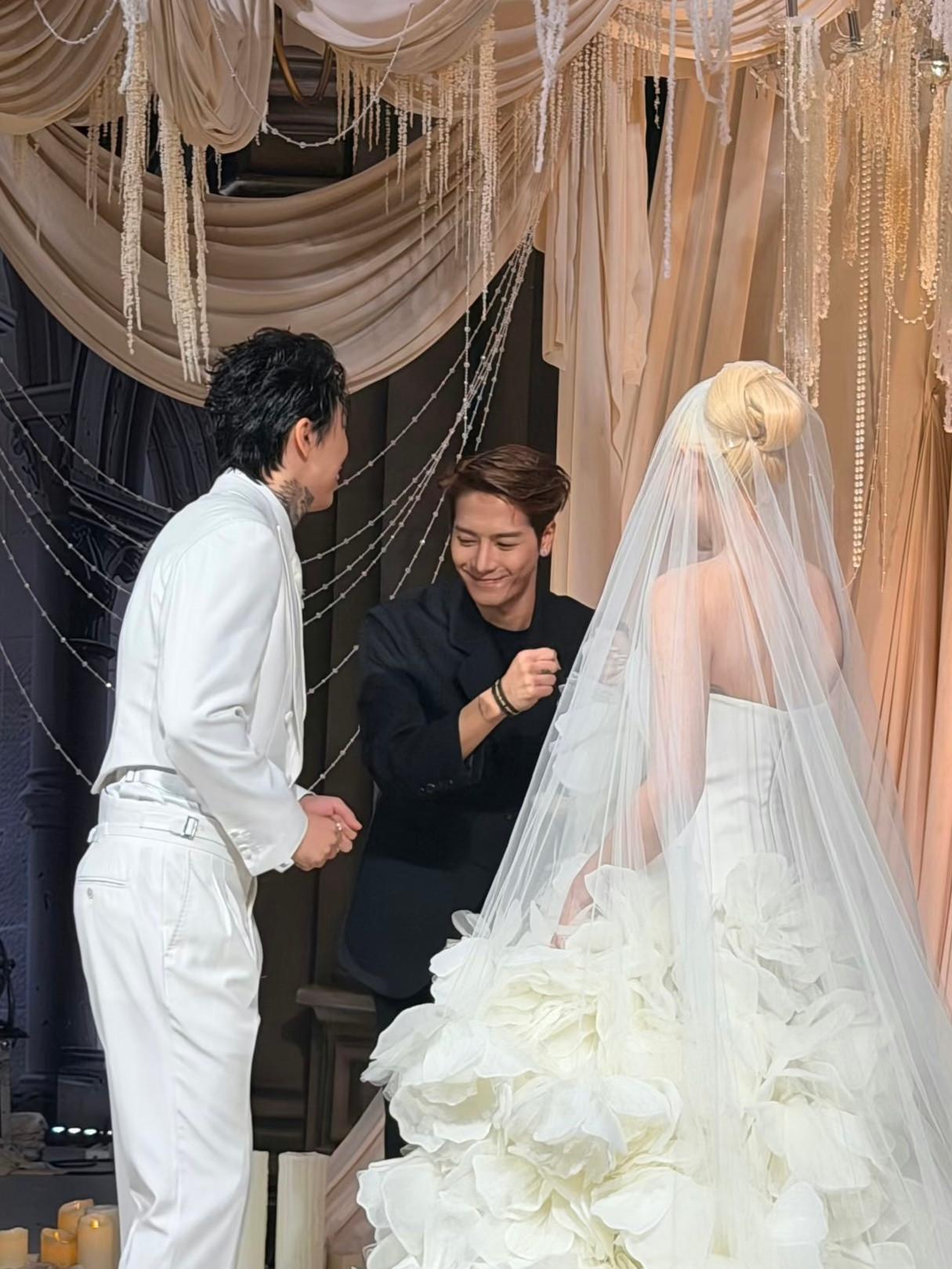 我晕倒了王嘉尔的杀伤力太大了​​​