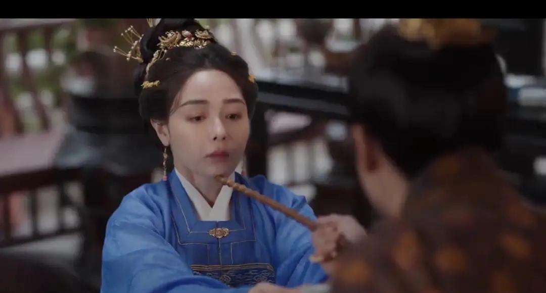 《雁回时》：直到姚忘书拿到和离书，披头散发地从齐王府逃离归家，才惊觉庄寒雁竟将人