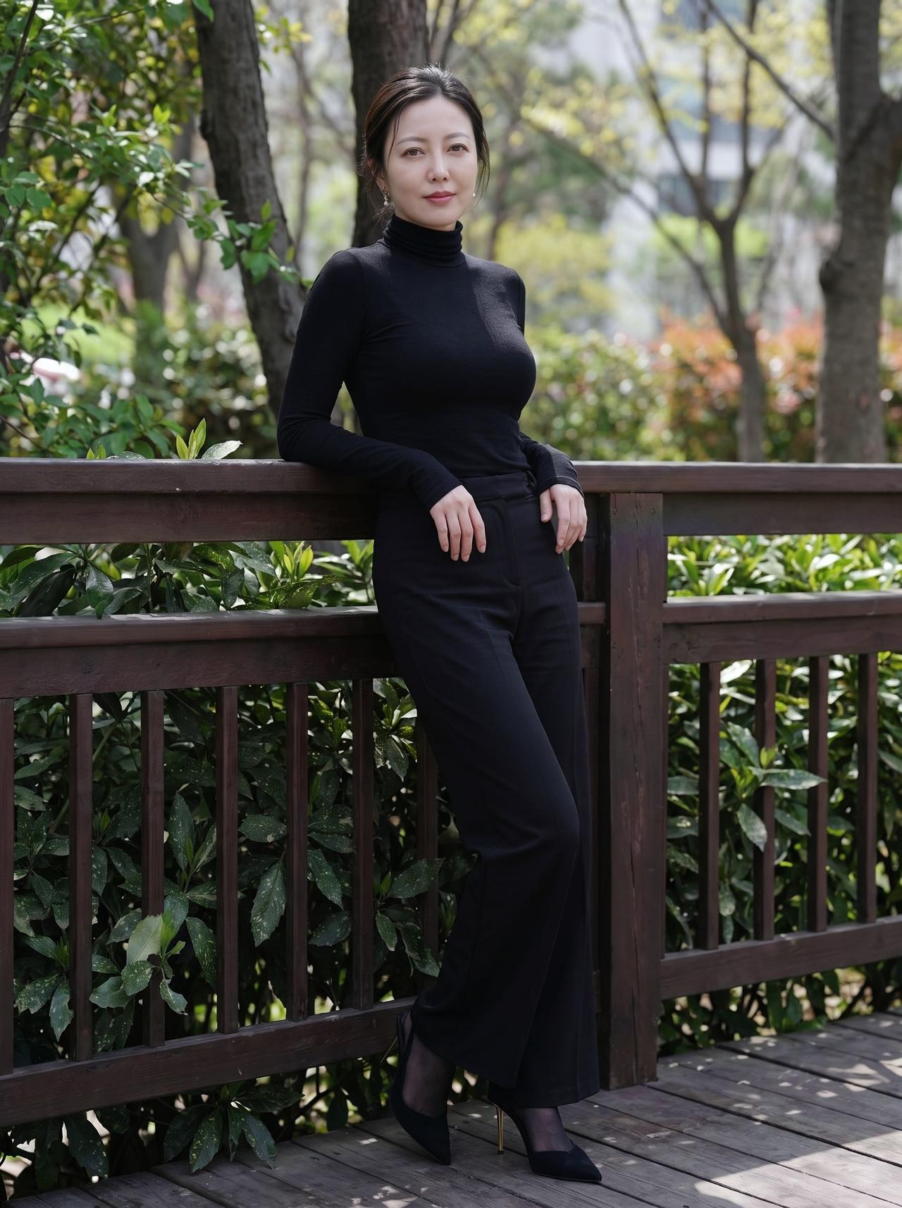 从前总觉得，四十岁，是沧桑、是老去、是青春落幕。真正走到这个年纪才明白，四十岁，