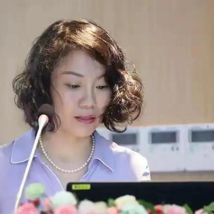 万科高管退薪，这警钟敲得太响！当年王石掌舵的万科，低杠杆，稳现金流，那是地