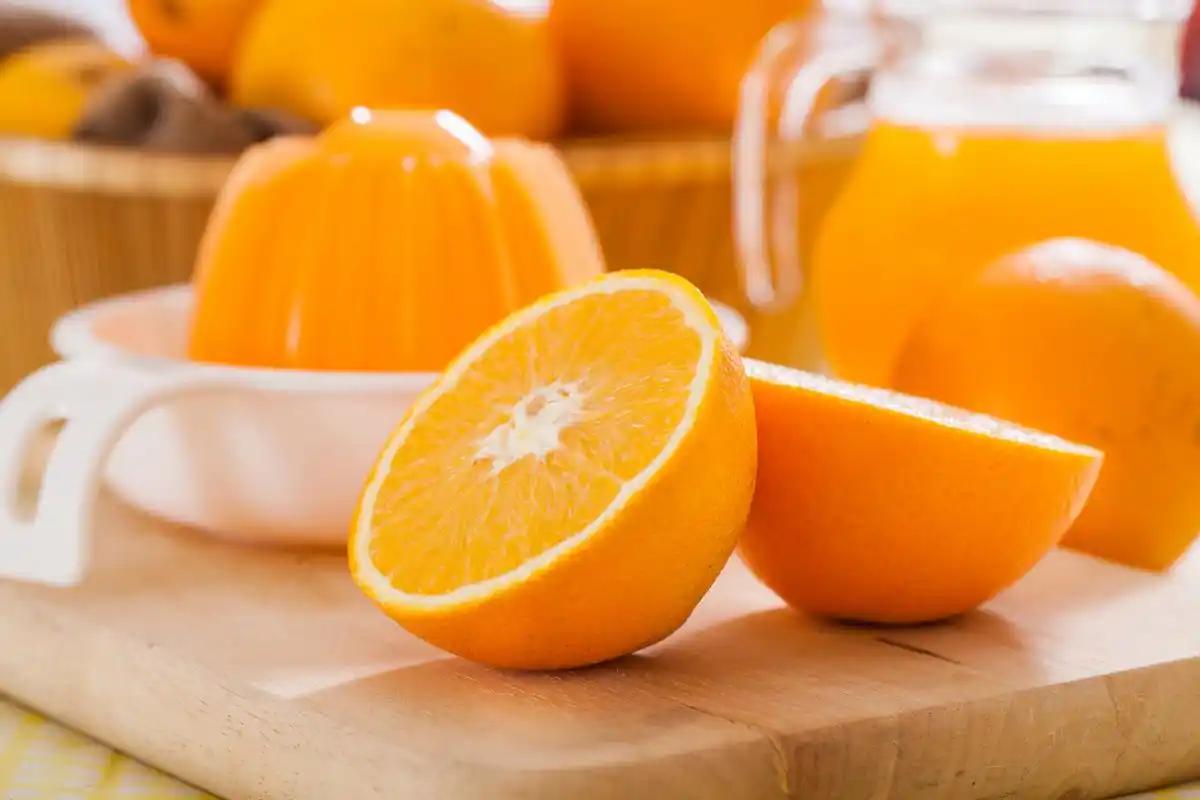 橙子是高血脂的“催化剂”？医生：冬季降脂，4种水果请少碰橙子到底是降脂还是升