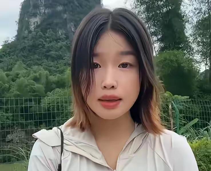 医科生摆摊引争议：就业困境与学校声誉的碰撞医科毕业生因求职无果选择摆摊谋生，并