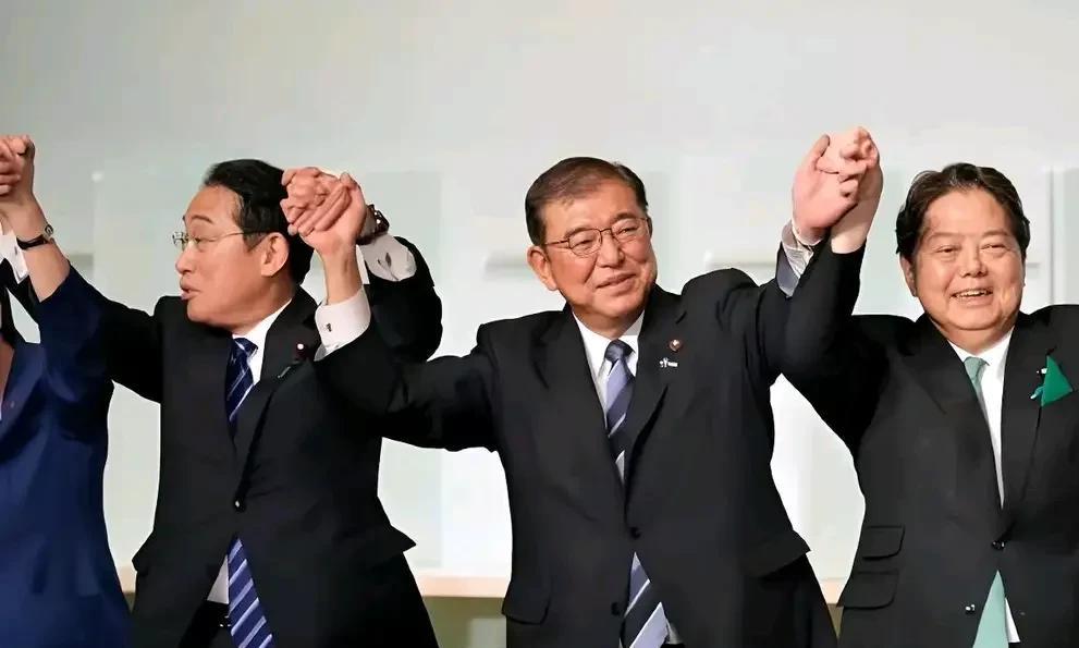鉴于日本数次侵略中国，放弃对日索赔是错误的，这会导致日本人更加猖狂，中国人应该彻