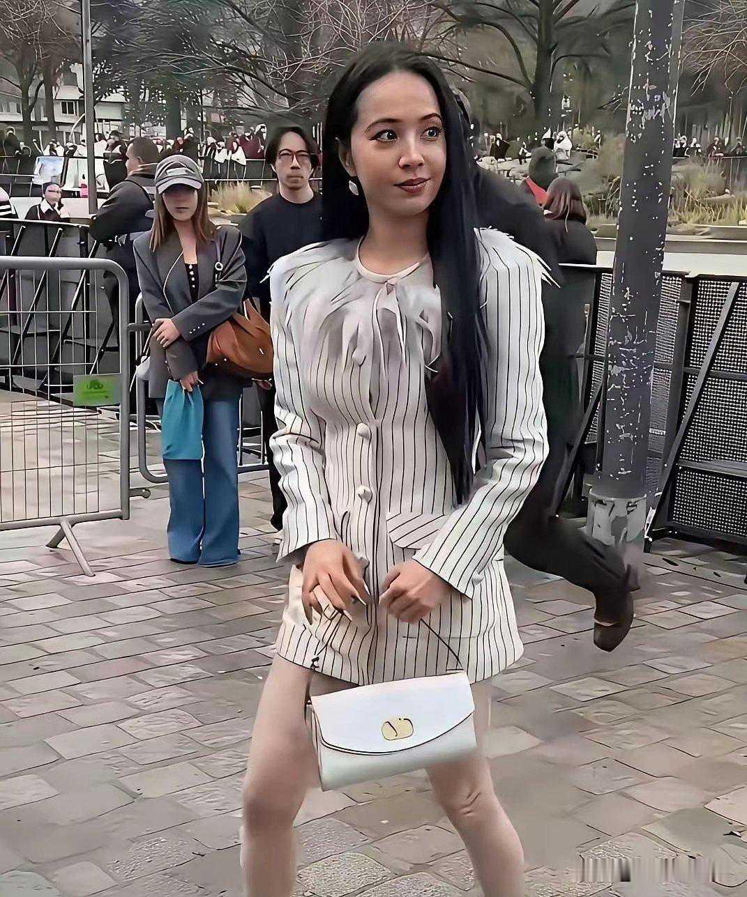 天呐，这竟然是蔡依林，完全和路人一样！
