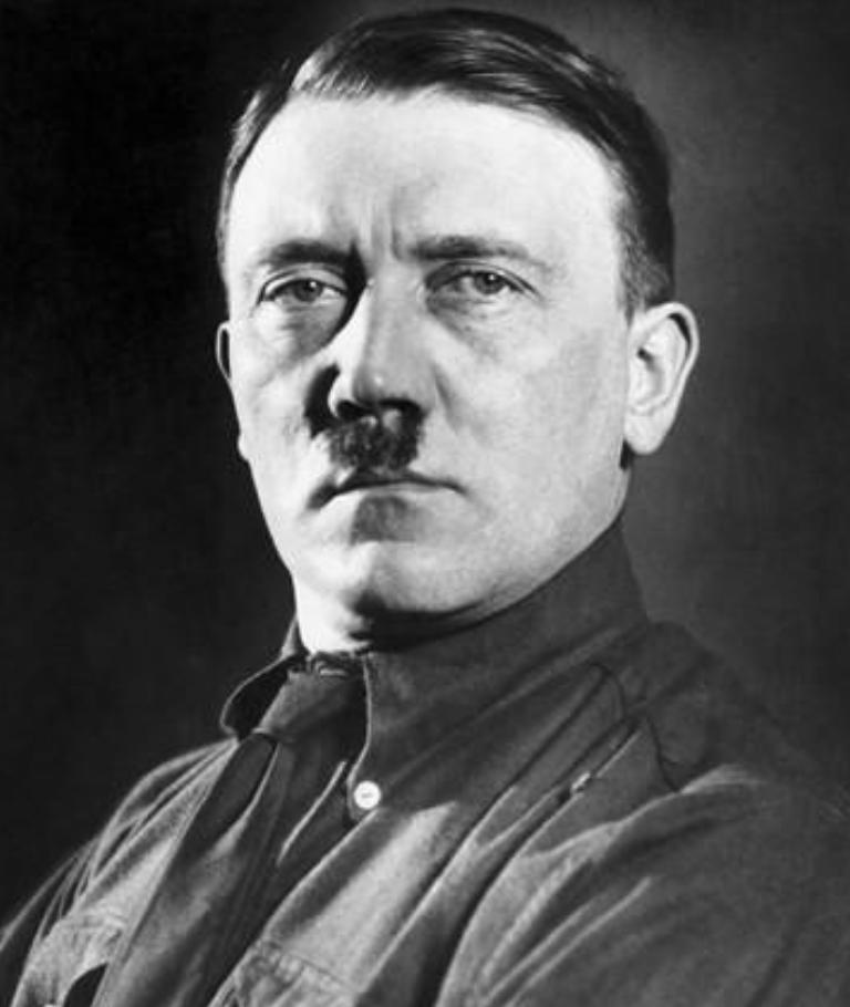 1935年，希特勒清空了办公室所有人，只为等待一个中国男人，过了很久，一个瘦弱的