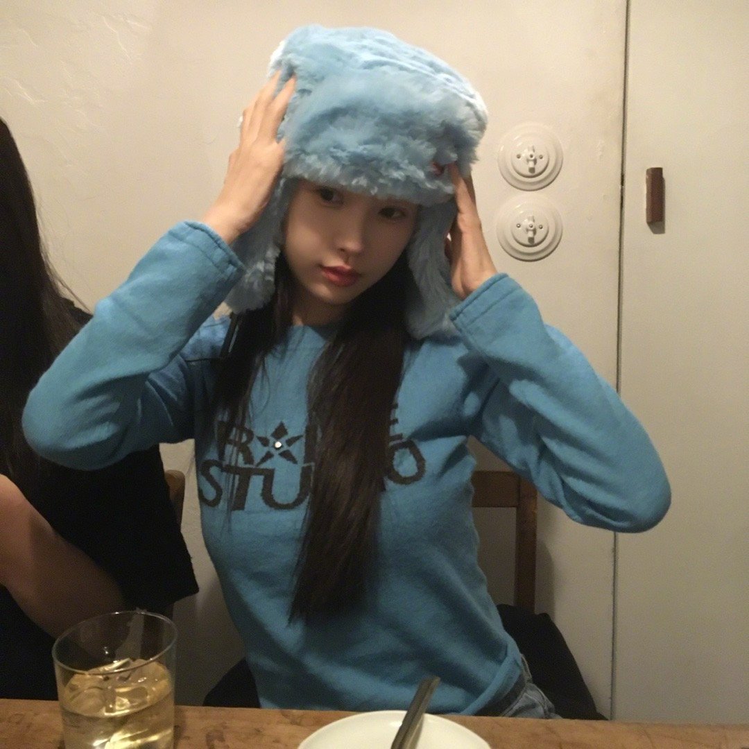 虞书欣🦋虞书欣小兰花“你是晚夏遗留在深海里的星星，想把我所有的温柔都碾碎了给