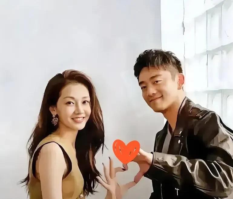 苗苗呀，真得长点心了！郑恺停掉你娘家附属卡这事儿闹得沸沸扬扬。刚毕业的小姨子