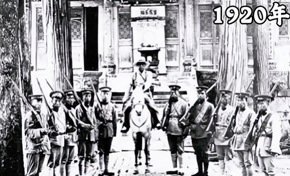 一百多年前的少林寺，曾十分破败荒凉。1928年3月，河南登封一带发生战事，一方将