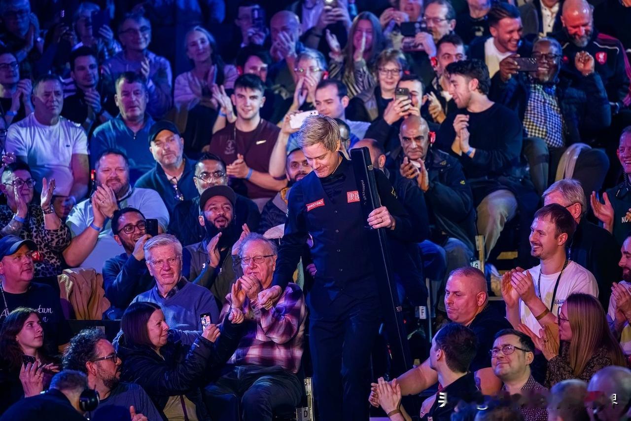 罗伯逊击败韦克林赛后采访：“前四局打成2-2平的时候我没犯什么大错，休息回来之后