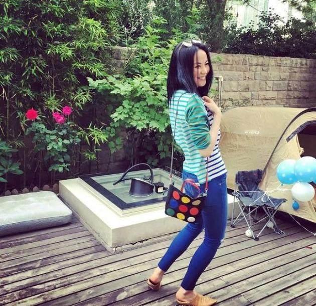 王菲享受独处的快乐，也享受和女儿母女情深的日常。关于爱情，她拿得起，放得下。王菲