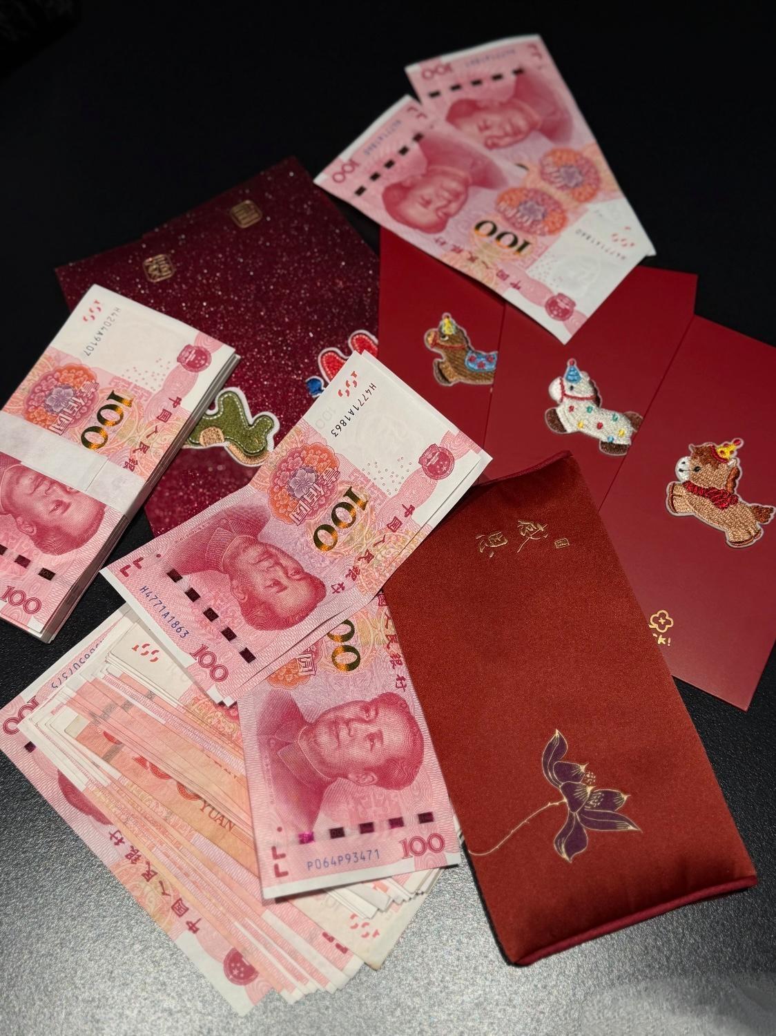 过年吵翻了！就因为31岁大侄女的红包！老公坚持没结婚就是小孩，必须给，一给就