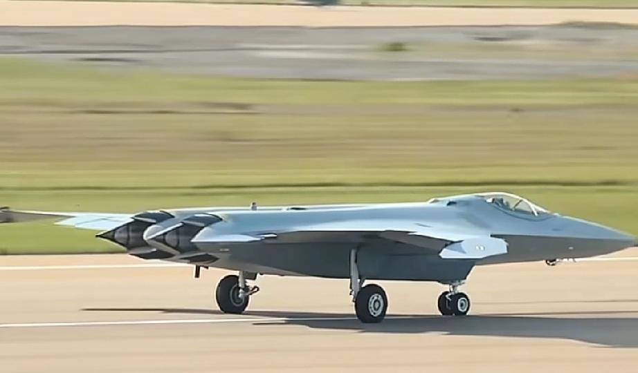 中国加油[赞][赞]！近日，中国最新六代机歼-50再度试飞，那简直是“中国