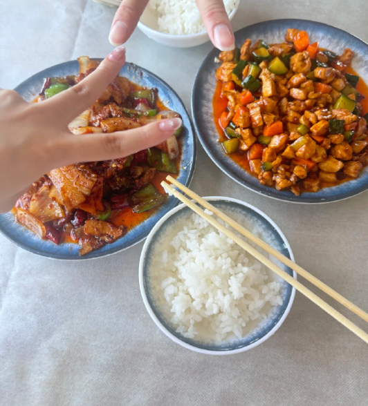 火车上餐车的食物居然是现炒的！​​​
