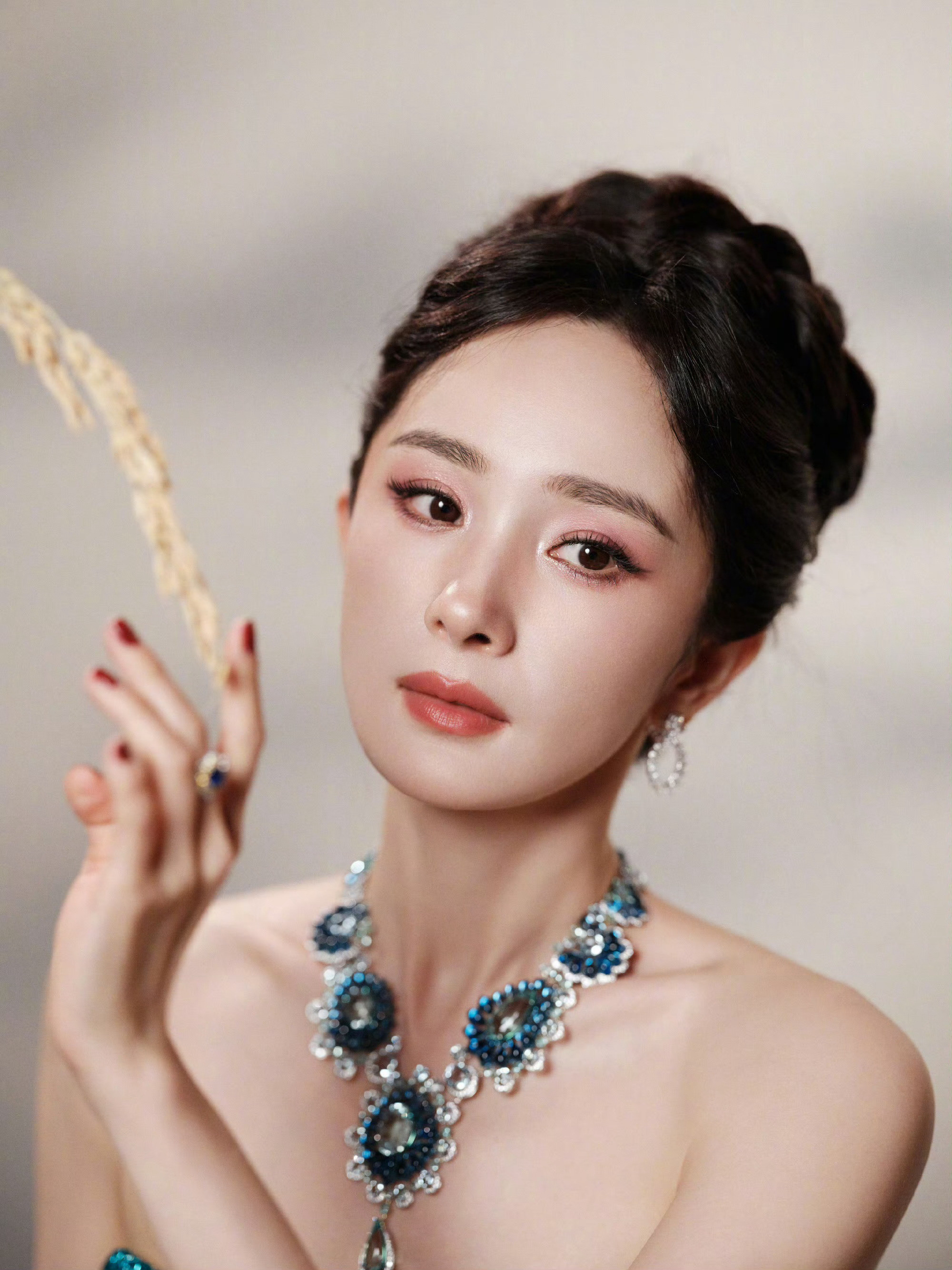 内娱明星商务数量一览——男明星top1:王一博，女明星top1:杨幂。