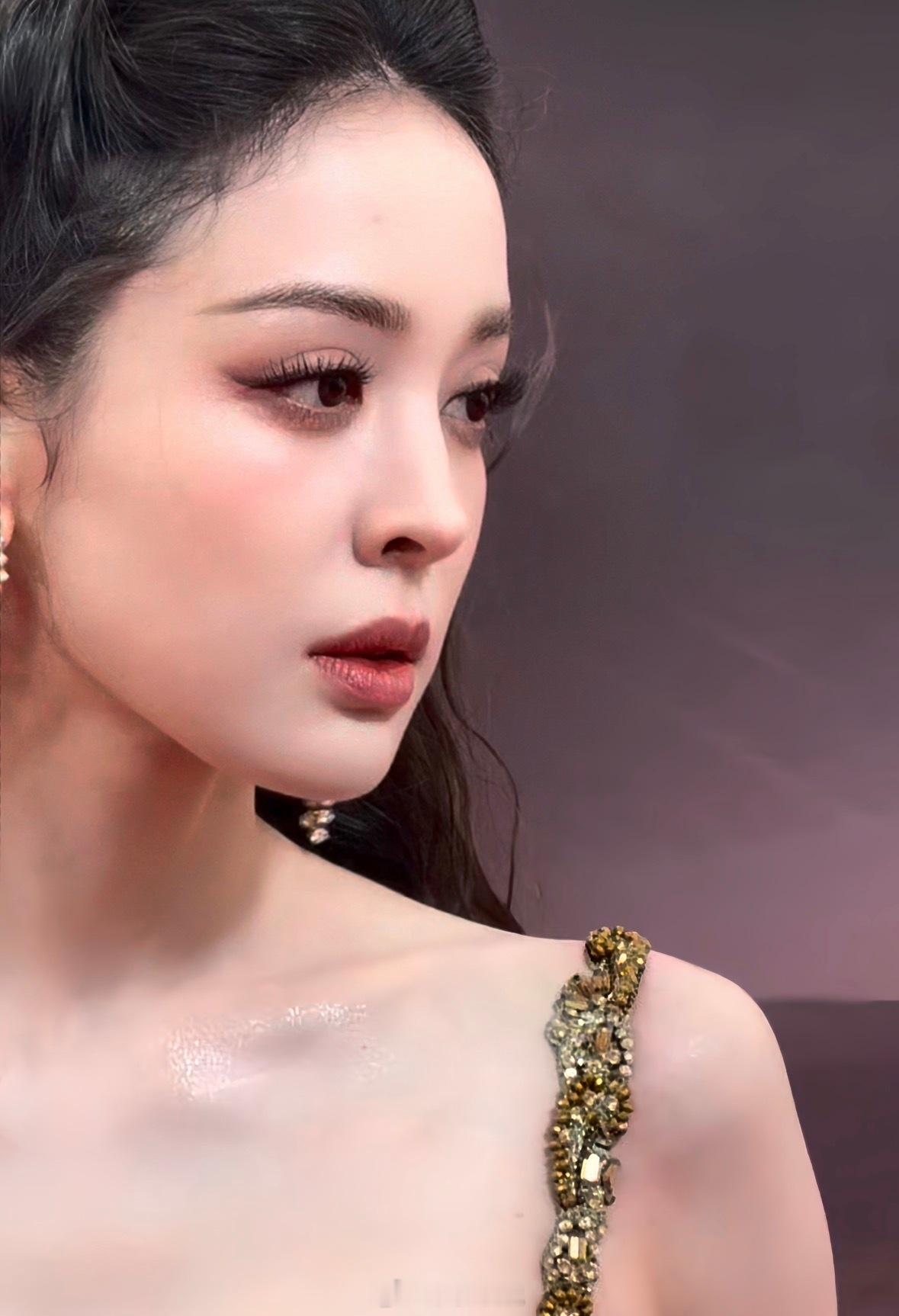 娜扎颜值界标杆，这张脸没有缺点！