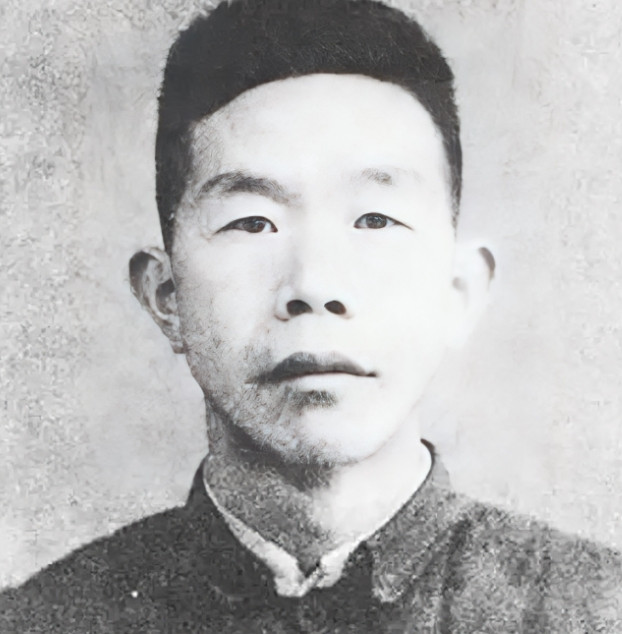 1936年，中国红军最高指挥官“武怀让”到苏联执行任务。他有次回家突然被两人抓走