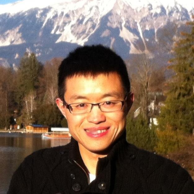 一个没有任何海外留学背景的四川南充人，拿着两万块钱的启动资金白手起步，硬是靠自己