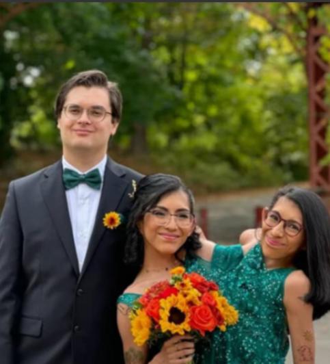 共用生殖系统的连体姐妹中的姐姐2024年结婚了，那姐姐同房时妹妹怎么办，这三