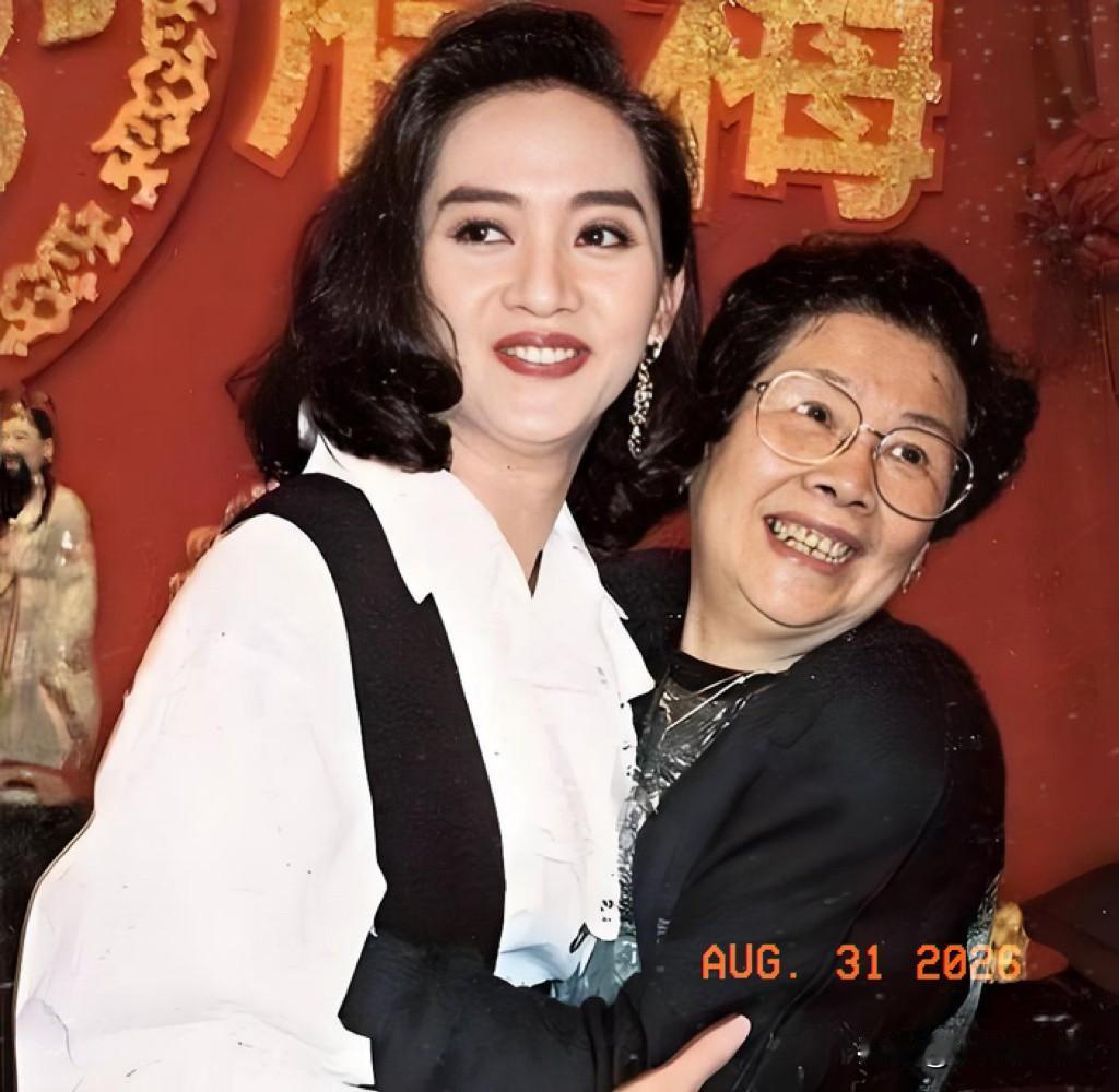 梅妈这辈子，为了遗产争了二十多年，争到了102岁，可是看看她的账户流水，你就
