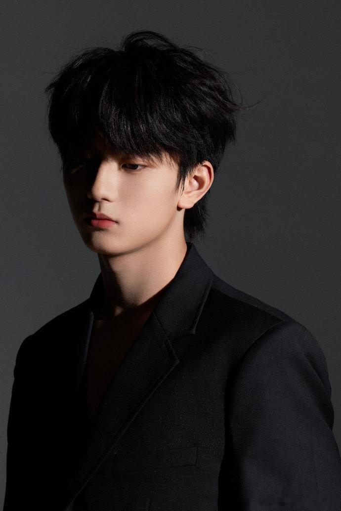 穆祉丞他还是小孩穆祉丞何意味一开口我直接心软，他还是小孩啊，怎么能这么可爱