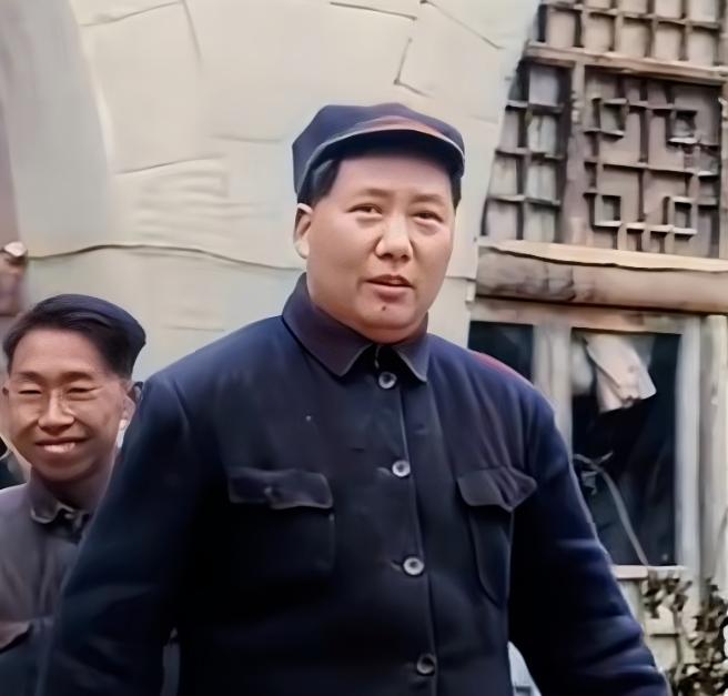身边挺多朋友都在大学任教，他们反映的一个情况，让我无比确定：毛泽东对教育的预言，