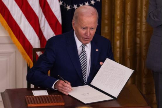 特朗普访华前，中美分出胜负，160多国同时接到通知，美国被裁决 这话在1