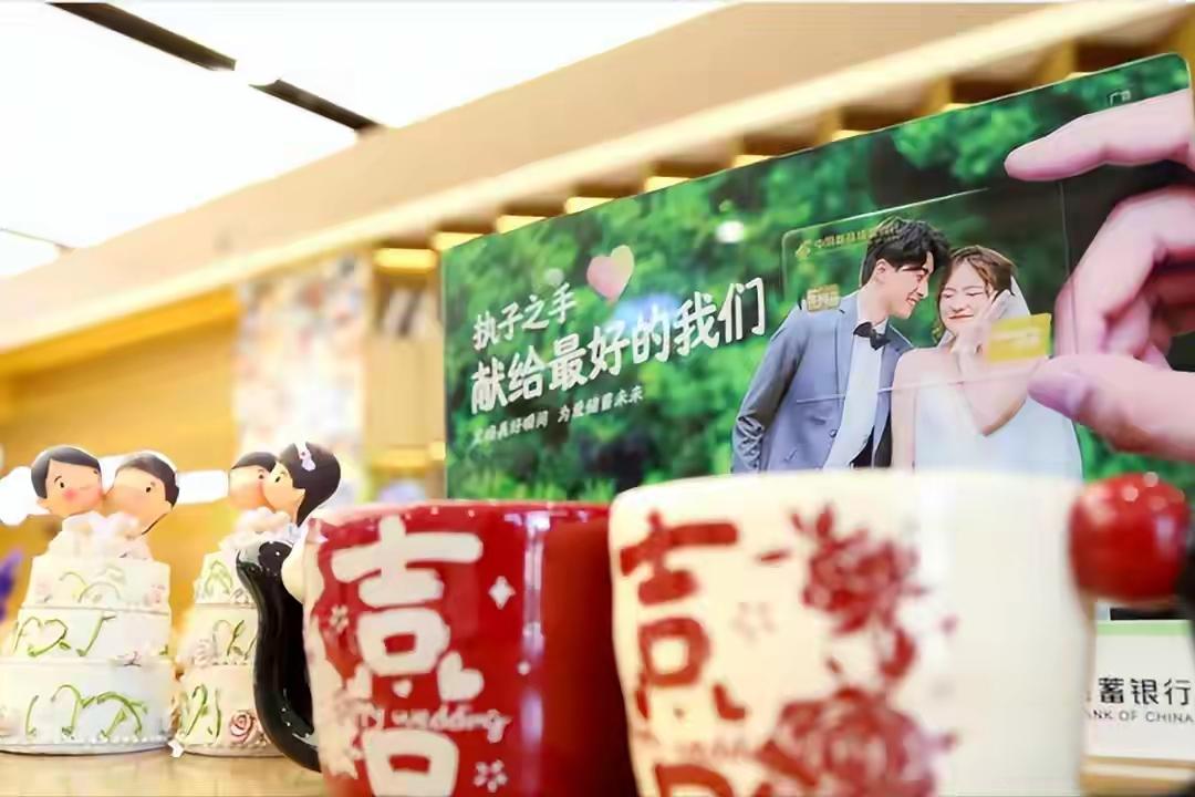结婚通办、夜店能领证，门槛卷到零，年轻人却不愿结了？为了刺激结婚，各地太拼了