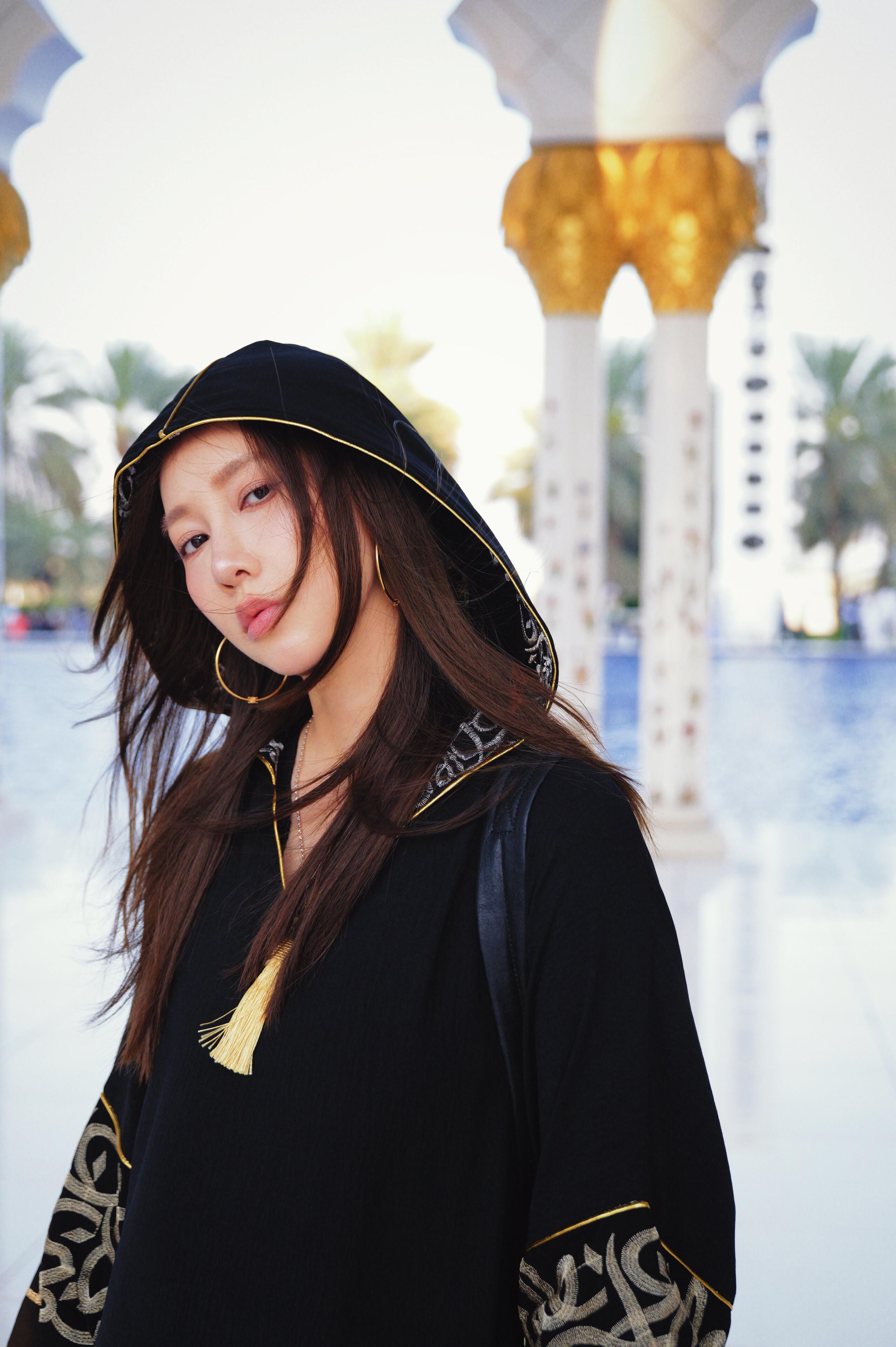 李茂弦子将曲线回国可以放心了，李茂弦子夫妇报平安，“已过境阿曼”，将曲线回国。近