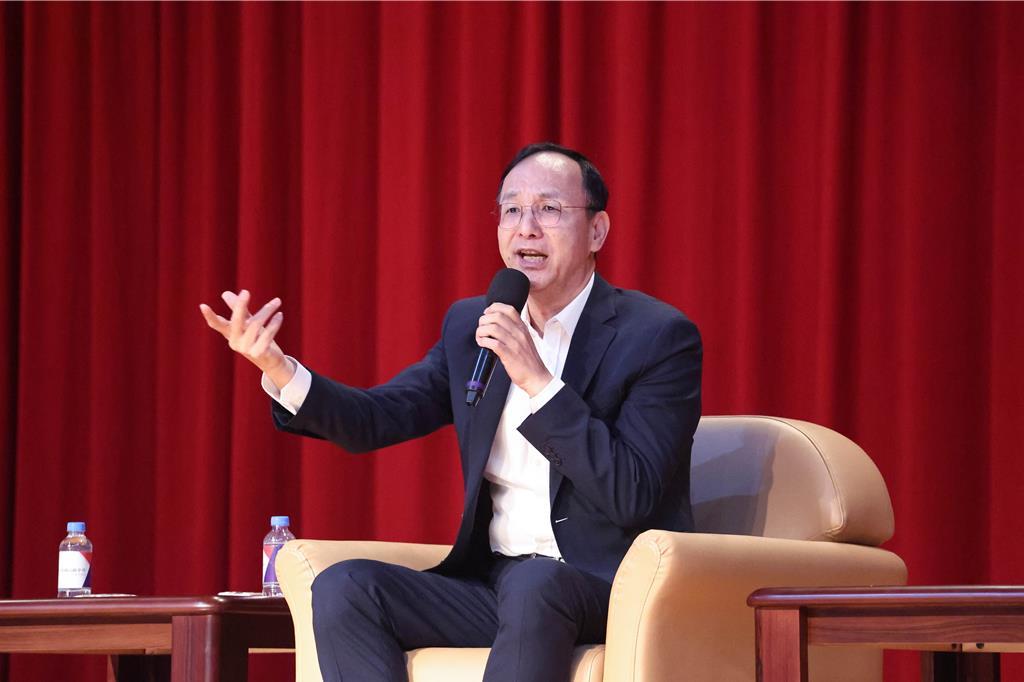 朱立伦自述2016大选为人生最大挫折台北市建国中学将在6日迎来127周年校庆，