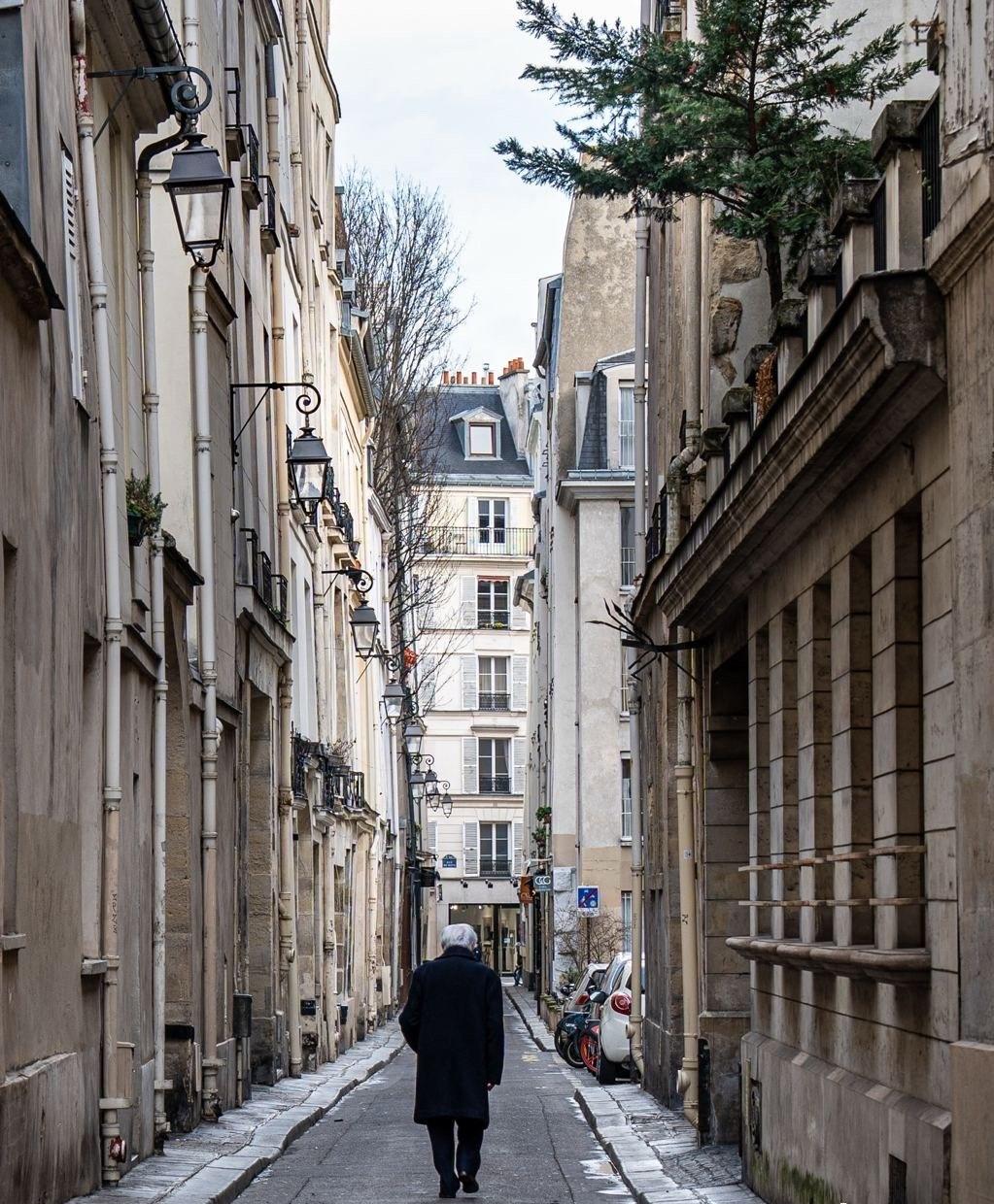 为什么学历的溢价在下降？这几年很多人都有一种感觉。学历好像没有以前那么值钱