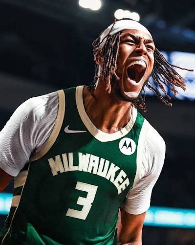 雄鹿需求交易迈尔斯·特纳，多支球队有意！去年与雄鹿签下4年1.08亿合同，29岁