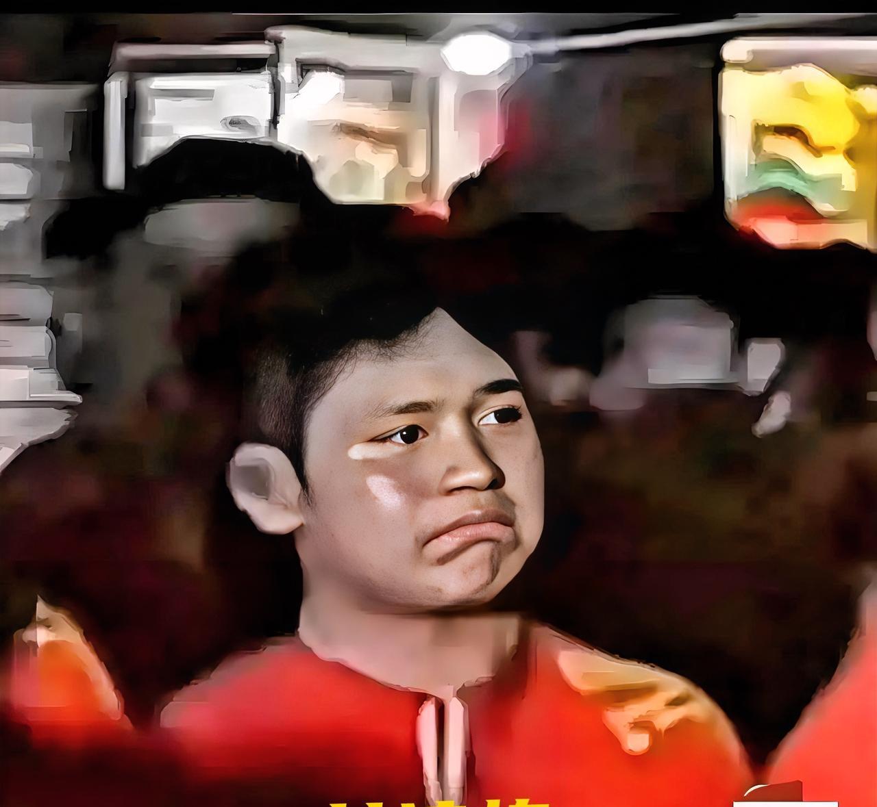 林诗栋男双输了没关系，男单输了也没关系，但是，听他说完这句话，我却举起手臂，
