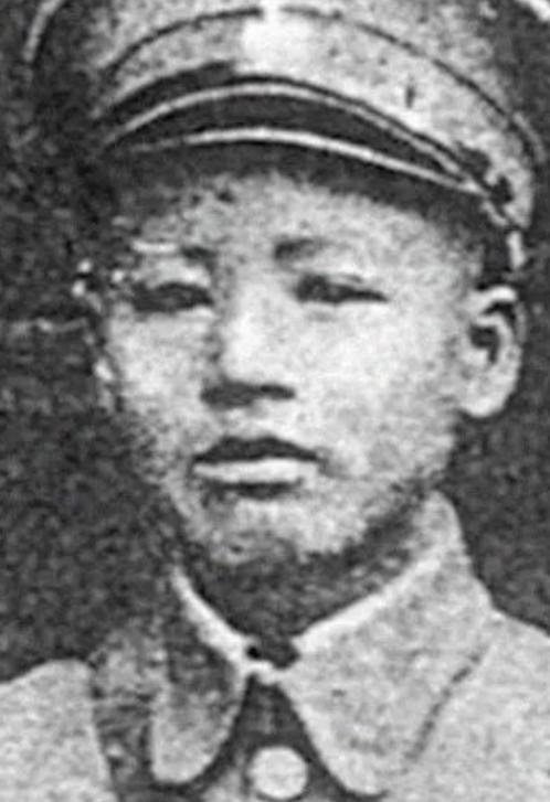 1938年，八路军青年抗日纵队司令员段海洲请假回家，再没归队。段海洲给上级留了信