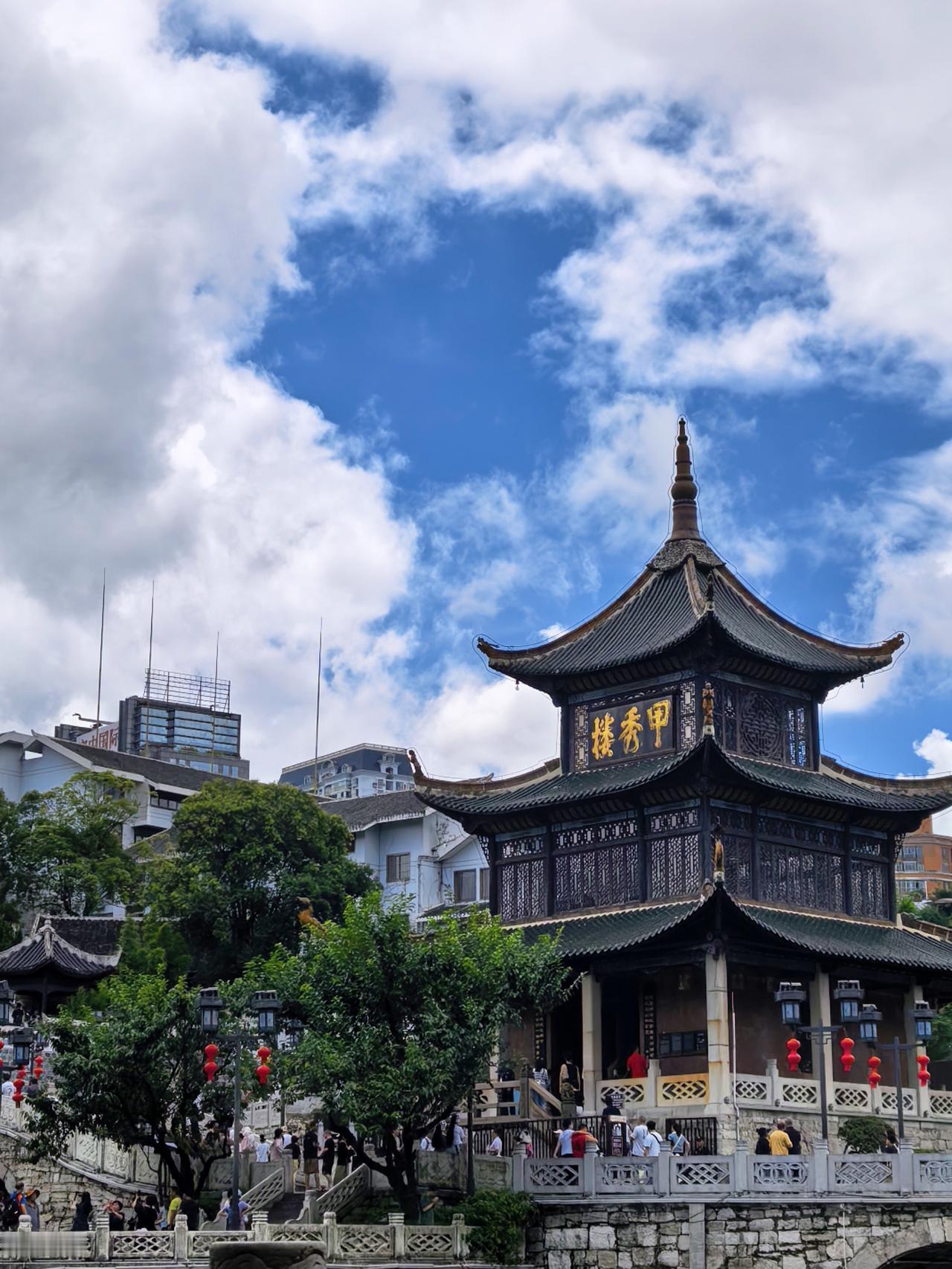 今天申购了两只可转债。是我第一次申购可转债。以前听朋友说过可转债,一直不知道