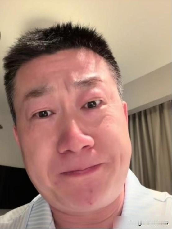 近日，张鹤伦在接受采访时提到商演报价，瞬间红了眼眶，因为他实在想不通自己被称为创