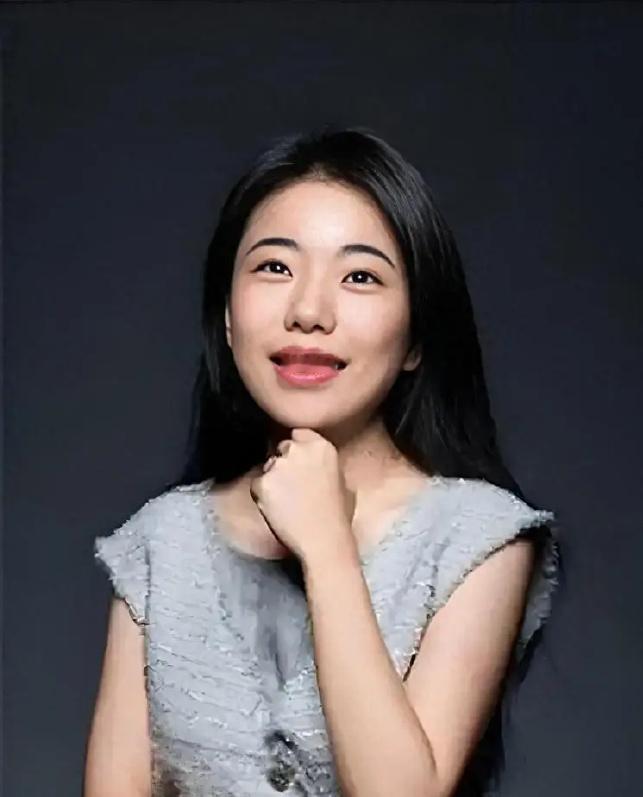 蒋方舟这次，已经不是“学术不规范”那么简单了。7月13日晚，中国人民大学再发通报