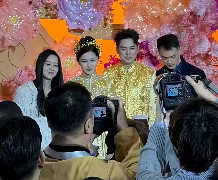 曝霸王茶姬创始人高娶光伏女神婚礼现场，600亿豪门联姻，强强联合。