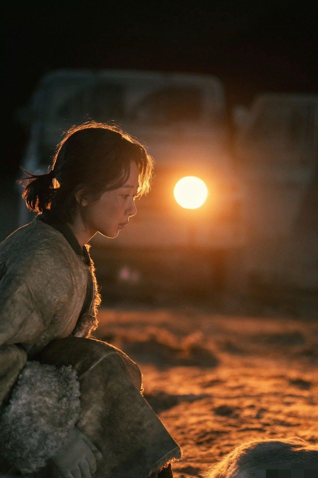 杨紫哭戏封神！《生命树》无台词演碎全网，情绪层次教科书级杨紫在《生命树》中