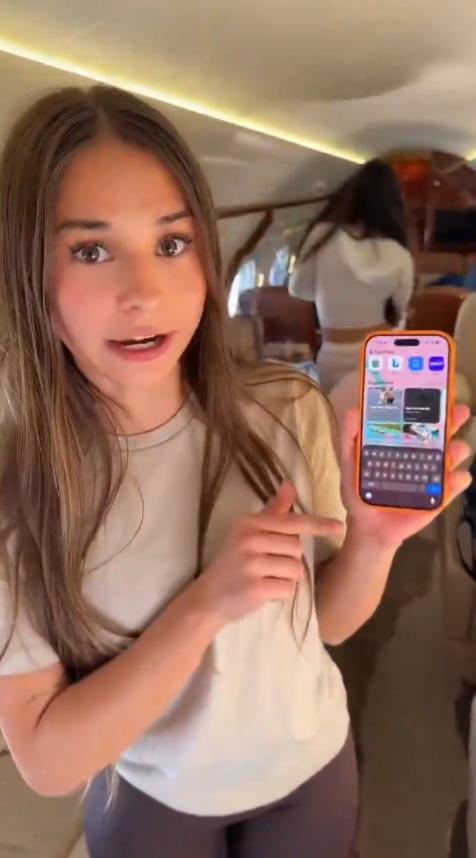 【21岁的OnlyFans模特SophieRain在不到三年的时间里赚了近1亿