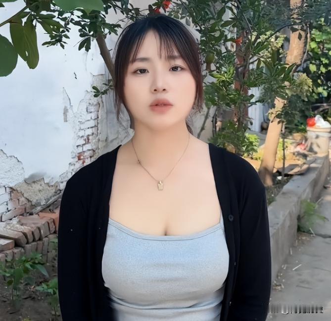 少妇维权陷擦边风波后续！身材傲人吸粉超10万，老公支持，评论辣眼：一条毫不起
