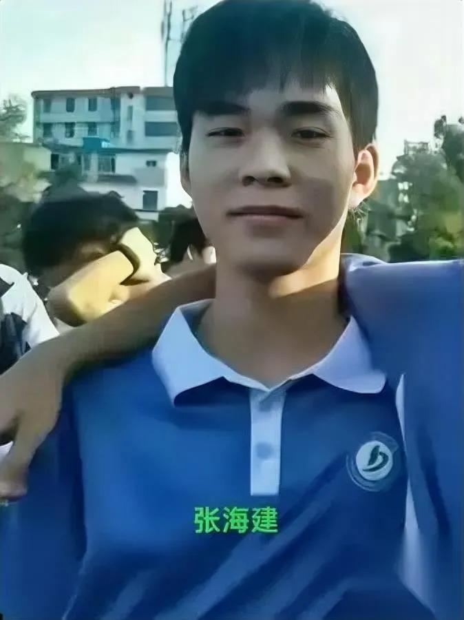 三白眼真的要远离？来看这起真实案件！湘潭大学研究生周立人，长着三白眼，眼