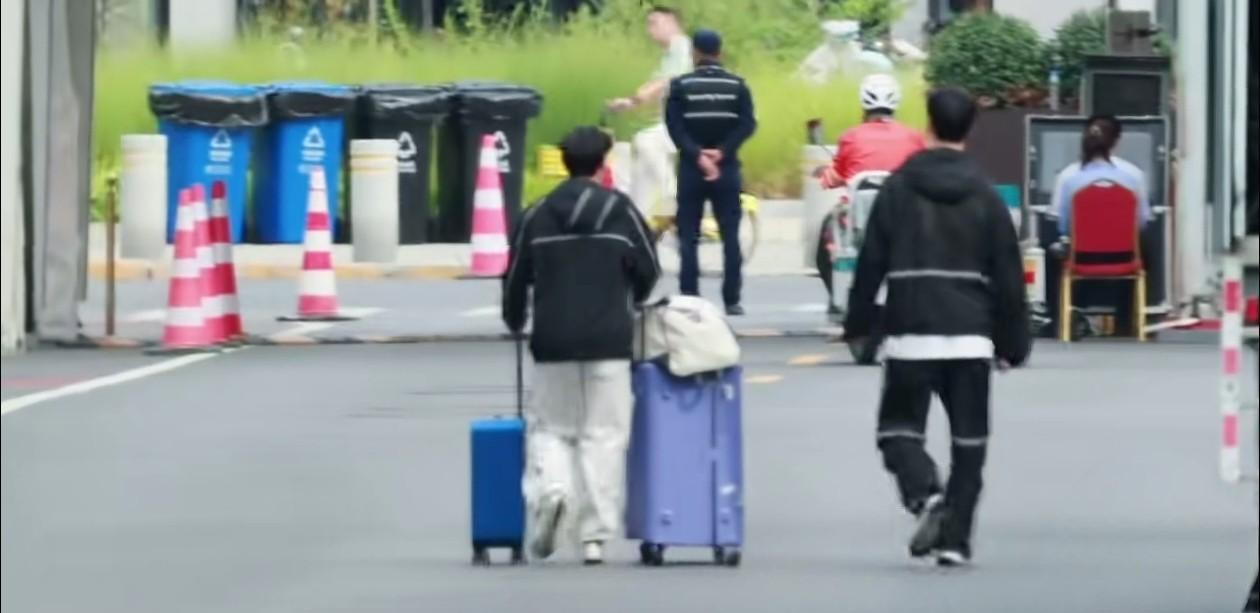 高远走啦，他离开首钢园，离开北京大满贯赛比赛场馆，徐海东专程过来接他一起回体总宿