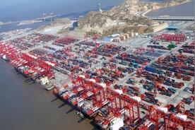 从巴拿马运河到达尔文港，其实普通人也看得出来，美国换玩法了。以前贸易战伤敌八