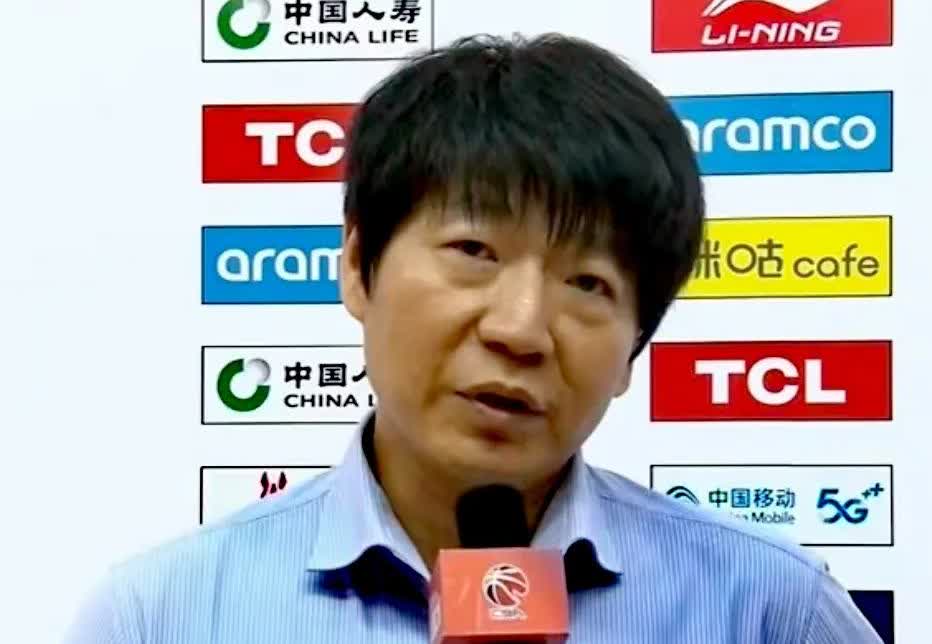 山东高速男篮为何迟迟无法搞定内援、外援呢？其一，瞧瞧别的球队，交易搞得红红火