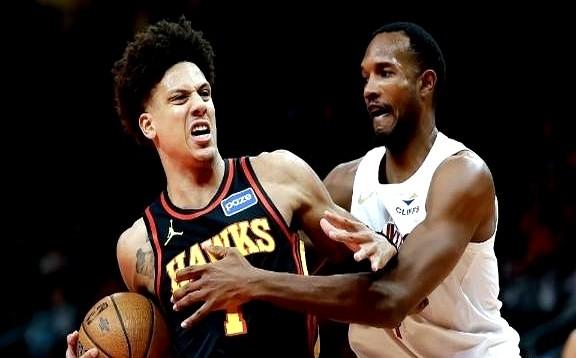 老鹰队这替补席，真是没人能站出来了。北京时间4月9号，骑士主场122-116