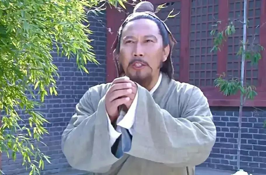 1390年，朱元璋以谋反罪名诛杀李善长三族。面对灭顶之灾，李善长拿出朱元璋早年赐